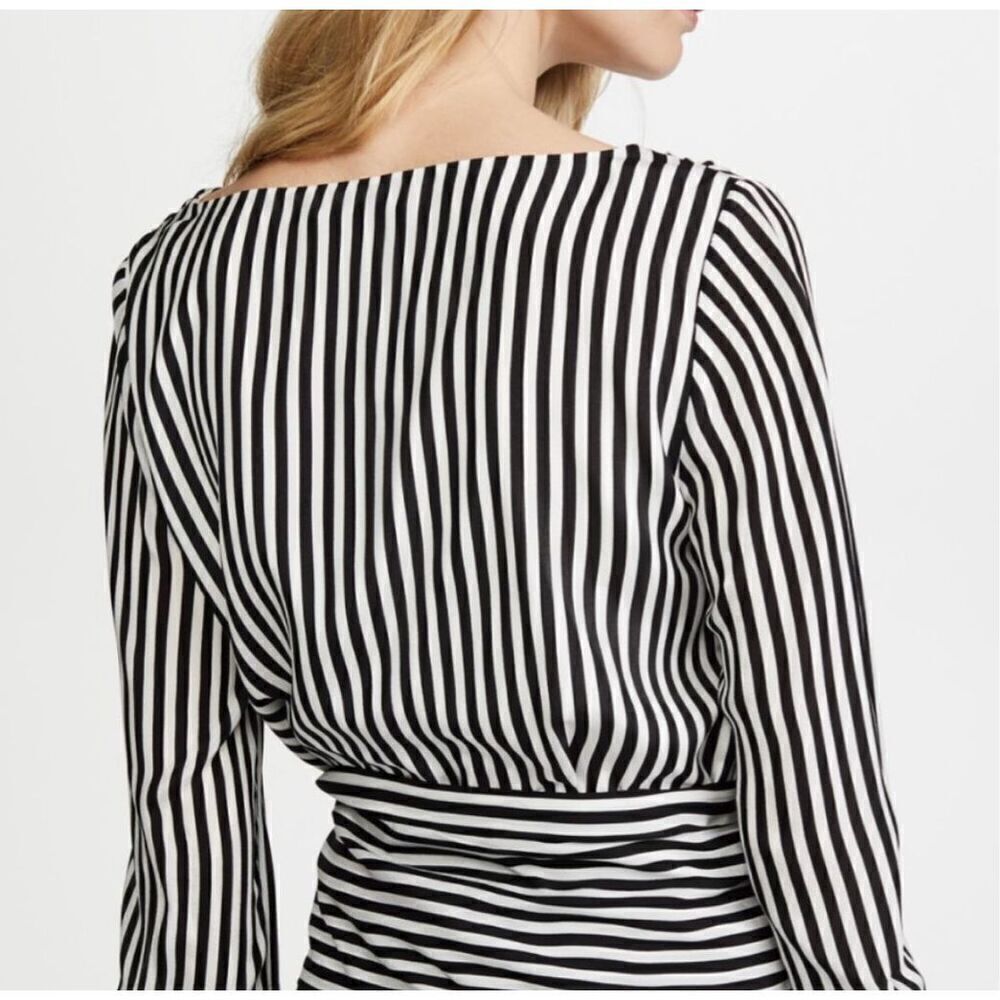 Alice + Olivia Alba cross front blouse size medium - Picture 2 of 7